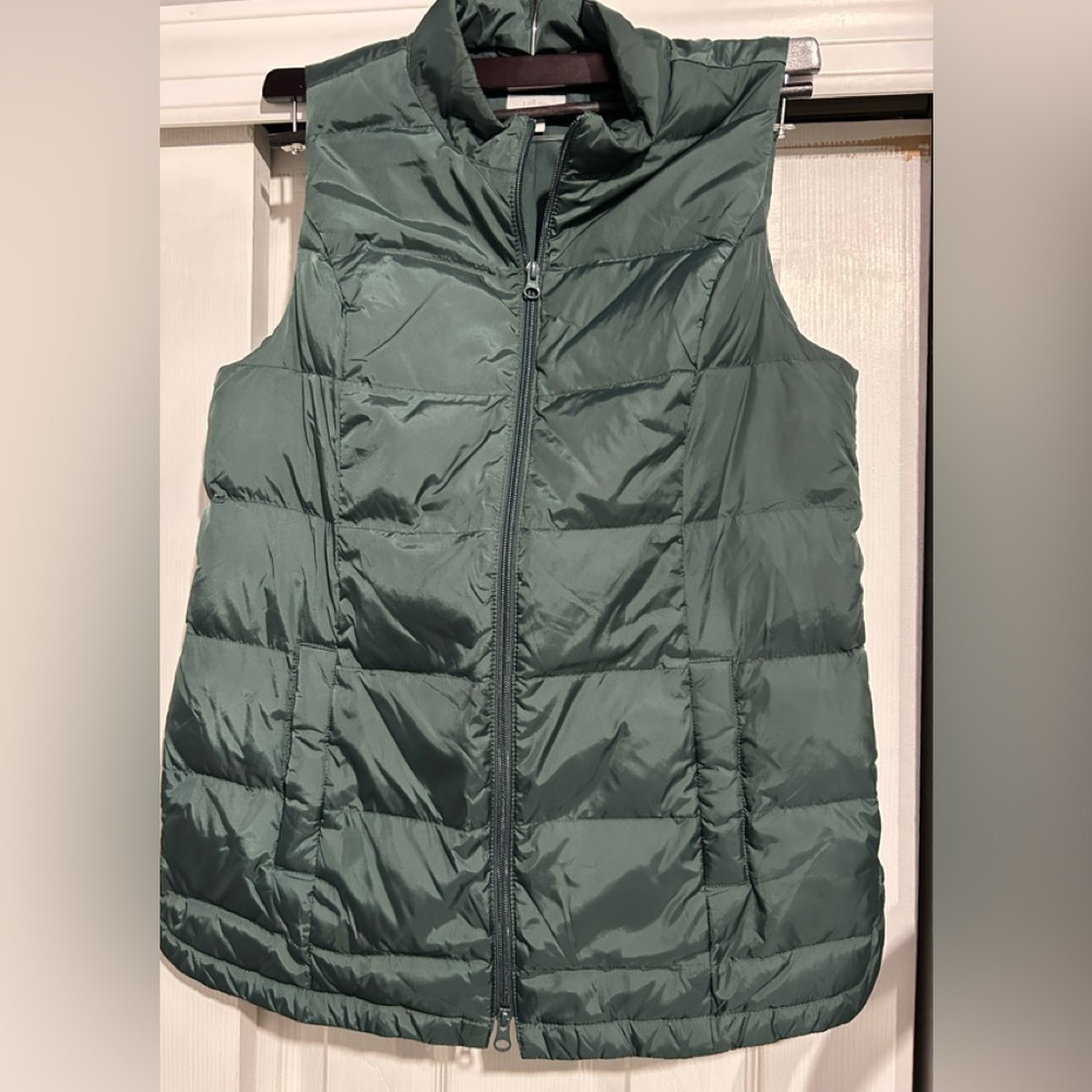 J. Jill Down Evergreen full zip puffer vest sz S. New without tag.